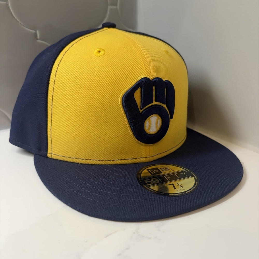 New Era Milwaukee Brewers 59FIFTY Two Tone Navy Yellow Fitted Hat Cap Size 7 1/4